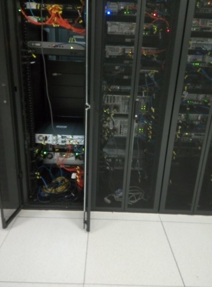 IBM  V7000服务器维修