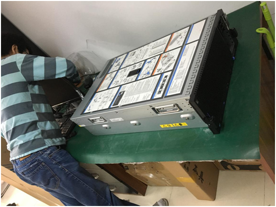 IBM X3850服务器开机后，前面面板诊断灯BDR和PCI报错